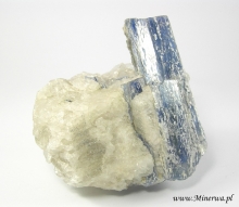 Cyanit (kianit-dysten), kryształ górski